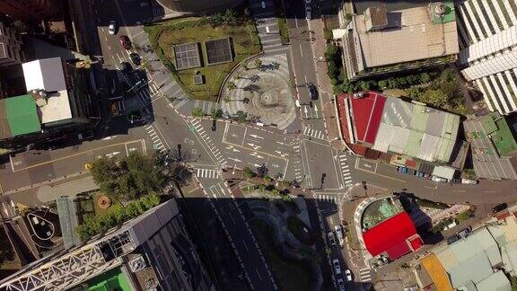 台湾晴天台北市交通街道十字路口鸟瞰瞰4k全景图
