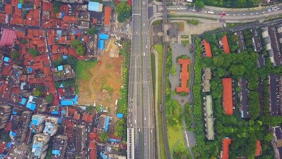 中国白天时间武汉市生活街区交通路口俯视图4k