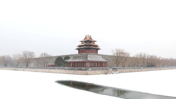 北京紫禁城角楼在雪中