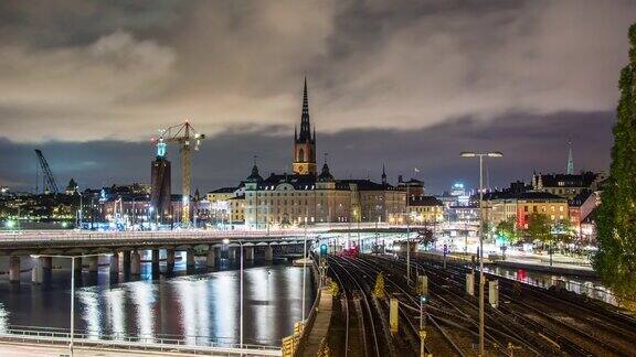 夜晚的斯德哥尔摩4K时光流逝铁路桥、交通、地铁城市瑞典首都
