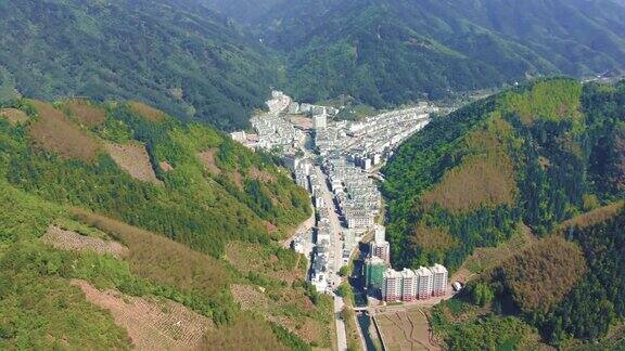 无人机航拍安徽屯溪山谷城市黄山