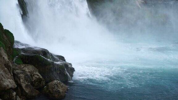 安塔利亚的杜登瀑布