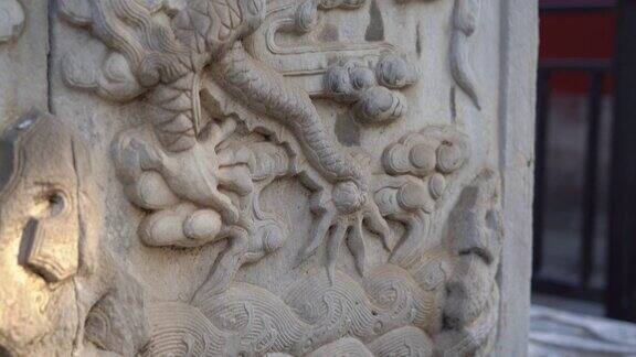 斯坦尼康镜头的一个石头方尖碑覆盖龙的图案位于紫禁城的内部部分-中国皇帝的古代宫殿