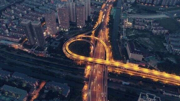 城市夜景鸟瞰图