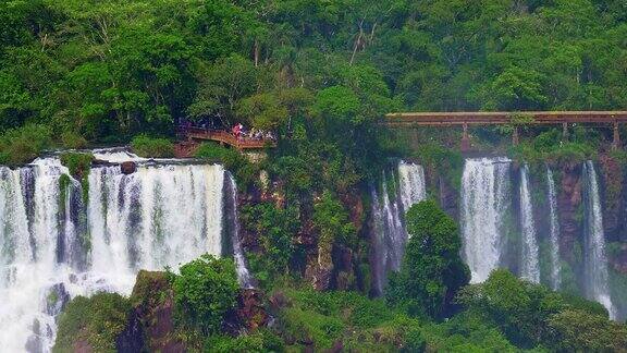 观看伊瓜苏瀑布FozdoIguaçu巴西
