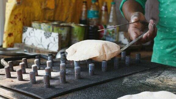 烹饪印度扁面包