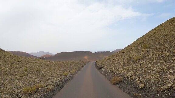 timmanfaya兰萨罗特岛火山自然公园的道路图片