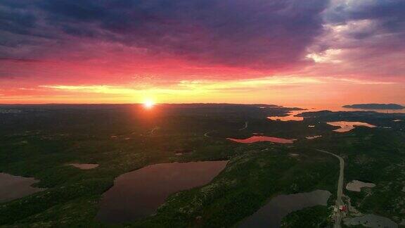 北方的自然-湖上的日落