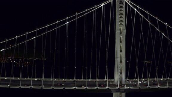 海湾大桥夜间