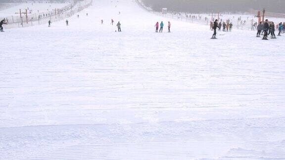 柔软洁白的滑雪道北京中国