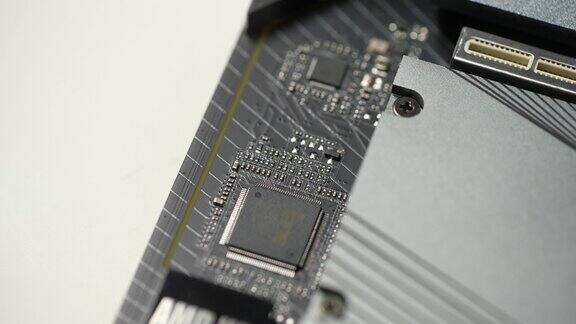 极端近距离高角度的新主板计算机电路插槽微芯片和微处理器黑板与晶体管