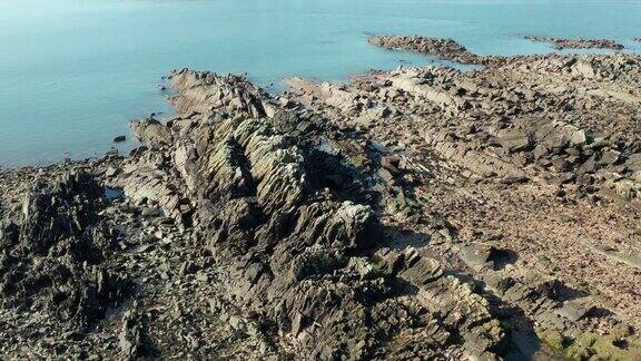 鸟瞰图的岩石部分的苏格兰海岸线在邓弗里斯和加洛韦西南苏格兰