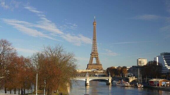 法国晴朗的夜晚著名的巴黎塞纳河埃菲尔铁塔全景4k