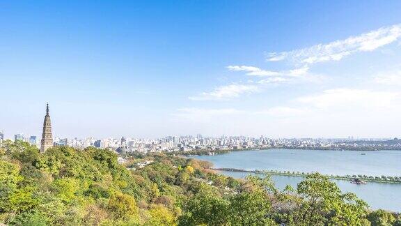 西湖附近的山和杭州的城市景观在蓝天间隔拍摄4k