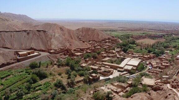图优格或图优沟或图优克是塔克拉玛干沙漠中的一个古老的绿洲城镇中国新疆