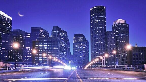 路到波士顿晚上的桥马萨诸塞州