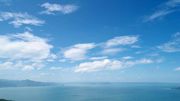 蔚蓝的大海和天空