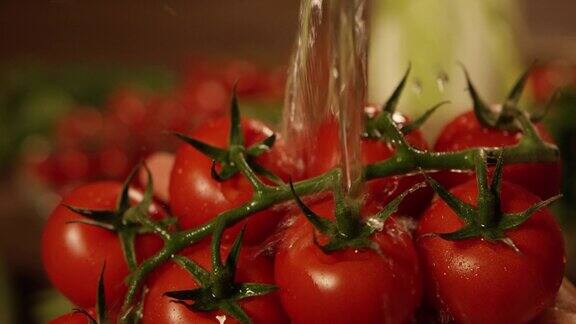 4K慢动作-洗涤番茄