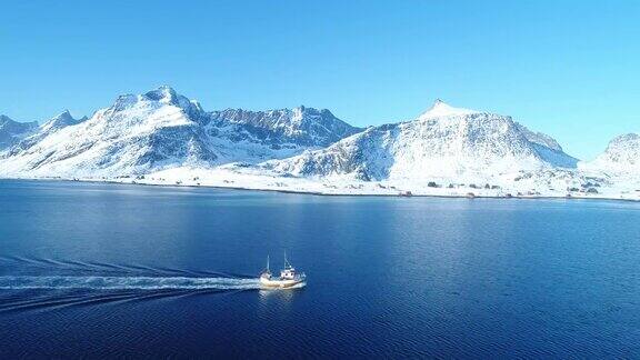 挪威渔船的鸟瞰图