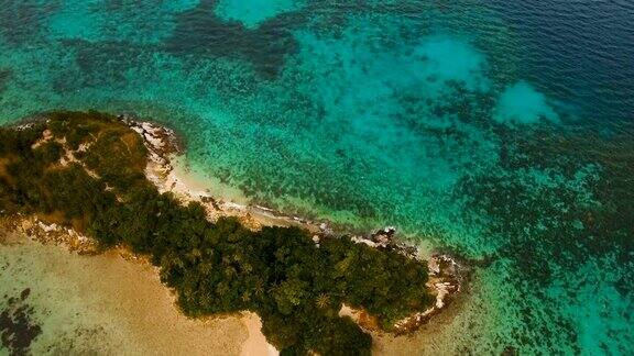 美丽的热带海滩鸟瞰图热带岛屿