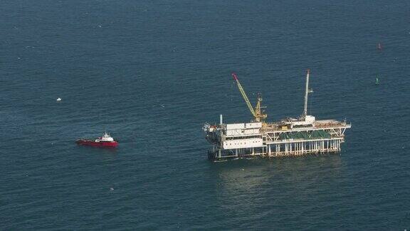 长滩加州长滩海岸石油平台的航拍