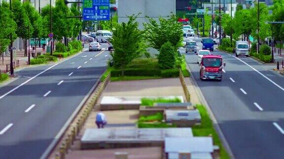 在东京市中心的大街上一个微型交通堵塞的时间间隔