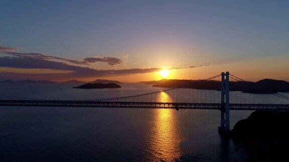 空中-濑户内海和濑户大桥的日落和风景
