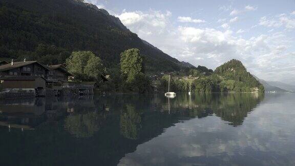 瑞士艾尔瓦尔德湖的清晨