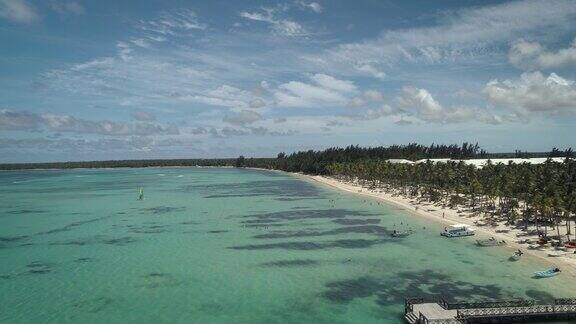 蓬塔卡纳海滩鸟瞰图多米尼加共和国的暑假