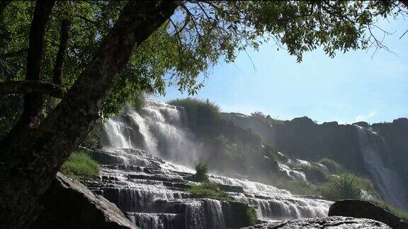 越南大叻附近的Pongour瀑布4K超高清视频和声音