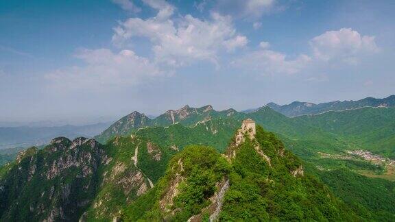 中国的长城和夏天的青山(延时)