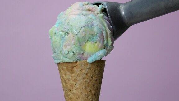 大彩虹冰淇淋甜筒