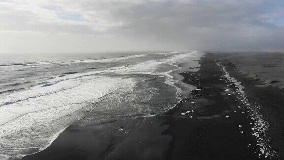 钻石海滩冰岛南部的黑沙滩