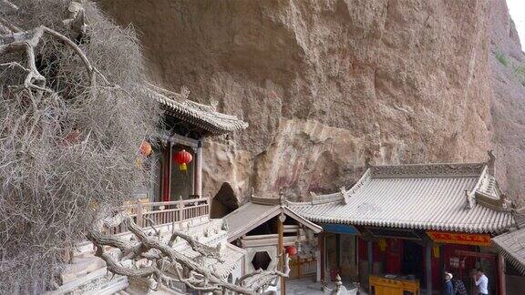 中国古代传统寺庙天水巫山水幕洞窟中国甘肃