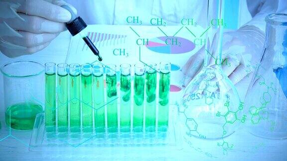科学家滴化学溶液进行分析:未来技术中的全息化学结构在实验室测试