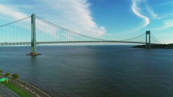 美国纽约布鲁克林和斯塔顿岛之间的维拉萨诺海峡大桥