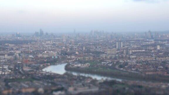 英国伦敦泰晤士河的鸟瞰图带有倾移微缩图像效果4k
