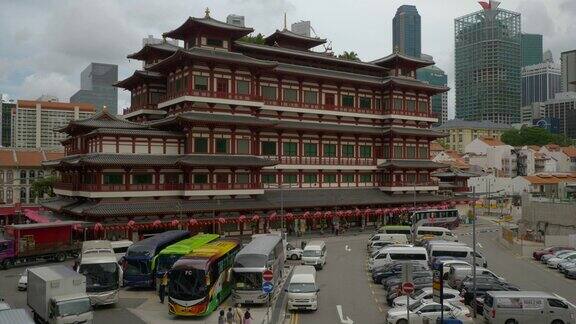 白天时间新加坡市中心著名寺庙停车场旁全景4k