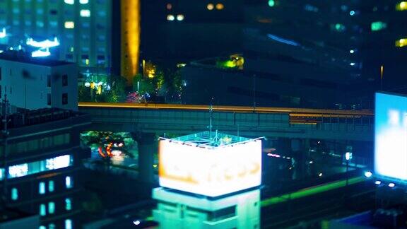 东京市区高速公路的夜间时间变化
