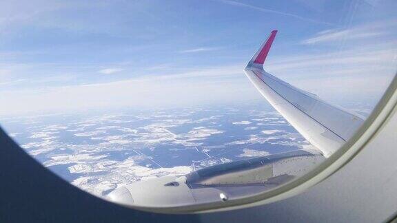 冬天飞机飞过俄罗斯上空