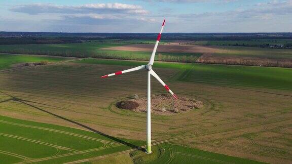 德国勃兰登堡的风力涡轮机鸟瞰图