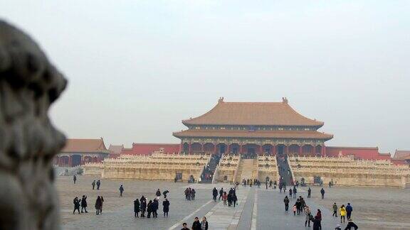 拥挤的游客在故宫古宫北京中国