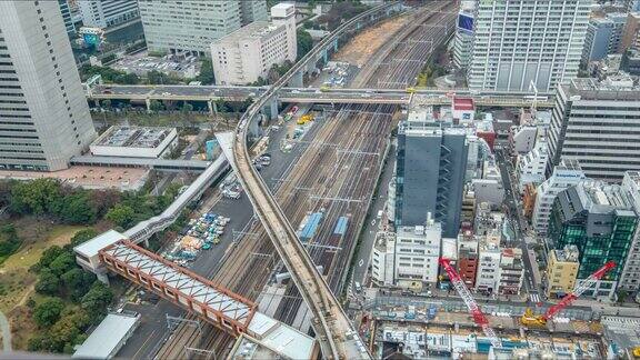 4K时间推移-公路交通与铁路旁边的工地-日本东京