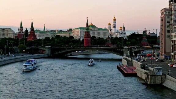 莫斯科克里姆林宫和莫斯科河的傍晚俄罗斯