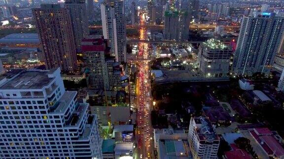曼谷城市景观鸟瞰图在黄昏