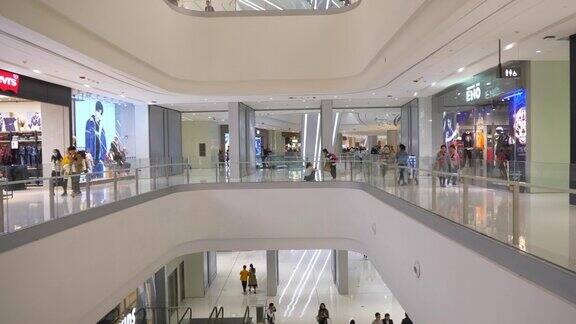 长沙市市区著名商场拥挤大厅慢动作全景4k中国