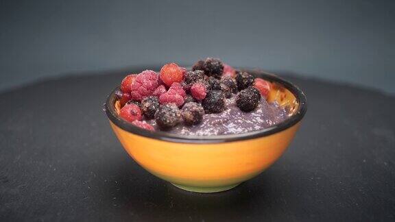 生素食树莓慕斯