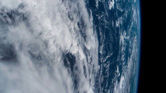 3视频三机一体从国际空间站上看到的地球这段视频由美国宇航局提供