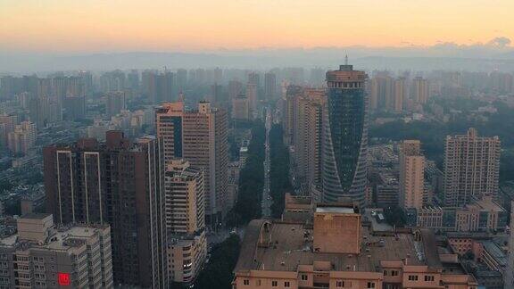 鸟瞰图的城市景观日落西安中国