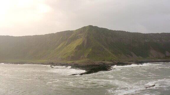北爱尔兰的巨人堤道玄武岩岩层